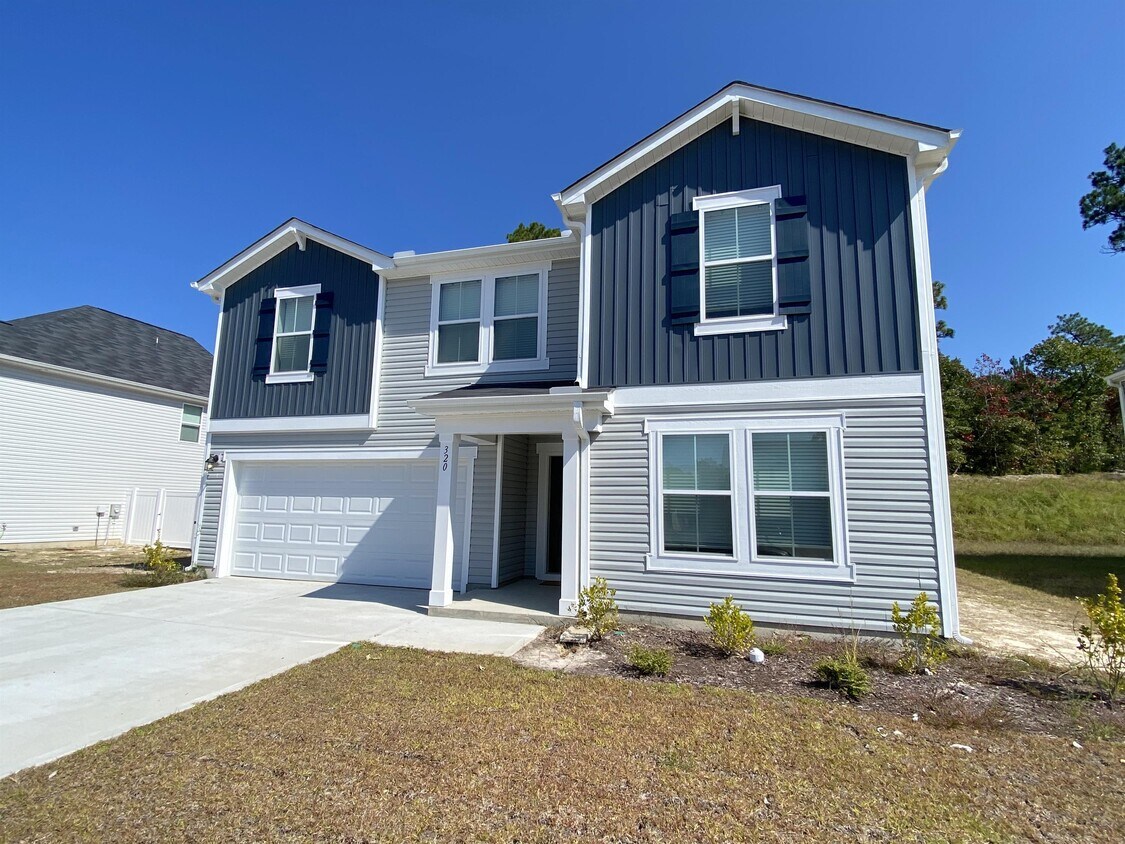 Foto principal - 320 Hallow Oak St