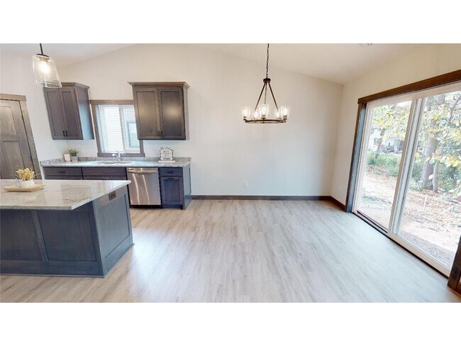 Foto del edificio - 11744 Kings Ln