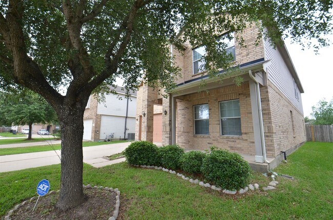Foto del edificio - 2707 Roaring Oaks Ln