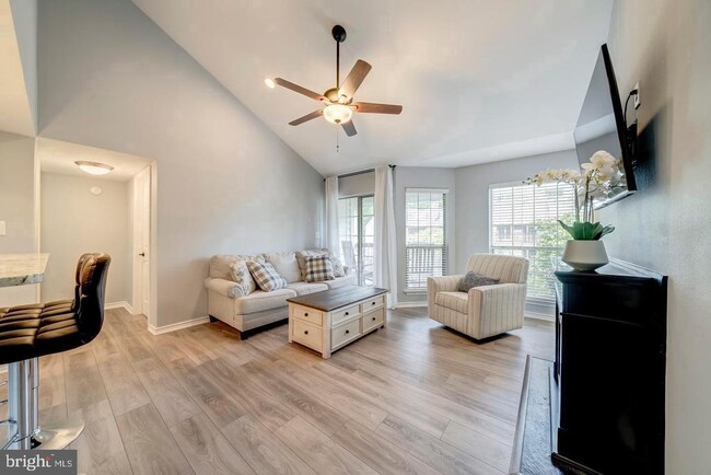Building Photo - 3920 Penderview Dr