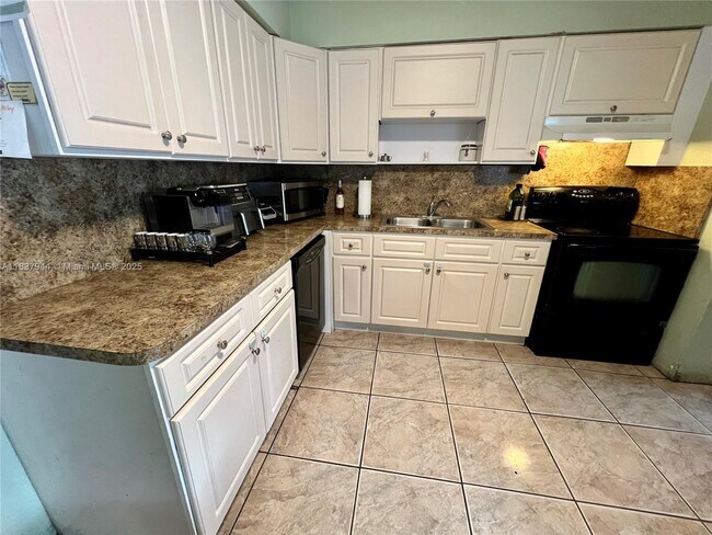 Foto del edificio - 200 SW 11th St