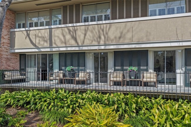 Building Photo - 604 S Ripple Creek Dr