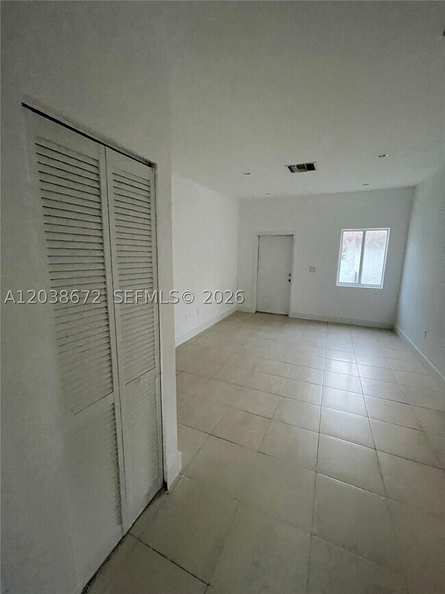 Foto del edificio - 4729 NW 15th Ave