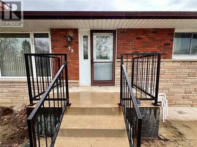 Photo du bâtiment - 73 Chipman Ave