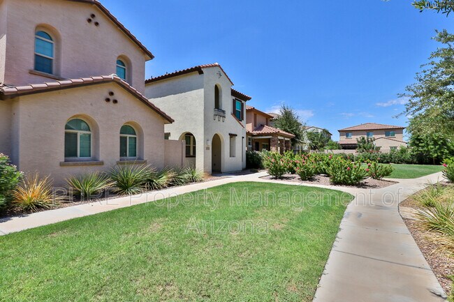 Building Photo - 3113 S Scarlet Ln