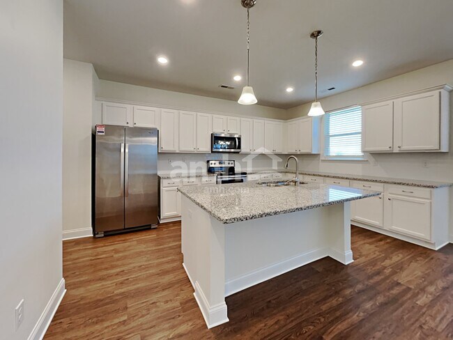 Building Photo - 111 Samara Ln