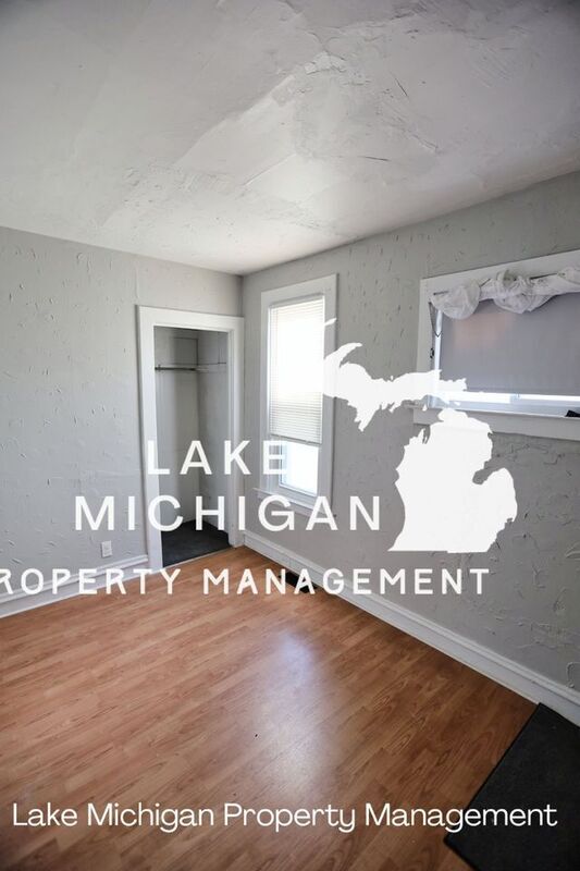 Building Photo - 1027 Fulton St E