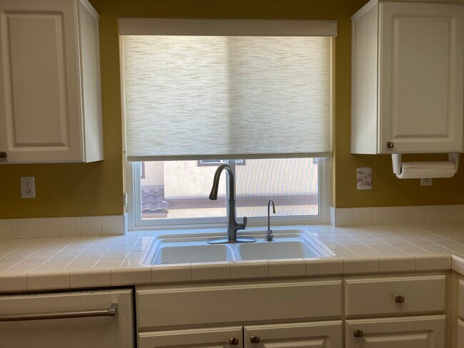 Foto del edificio - 10230 Wateridge Cir