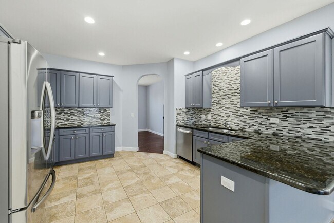 Foto del edificio - 218 Goldenrod Dr