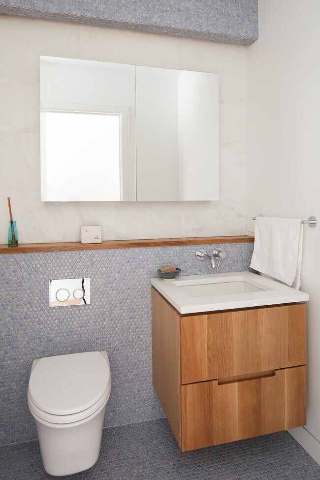 Foto del edificio - Brownstone Modern Triplex