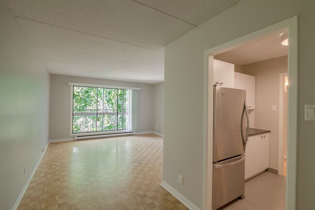 Building Photo - 1550 Avenue Filion