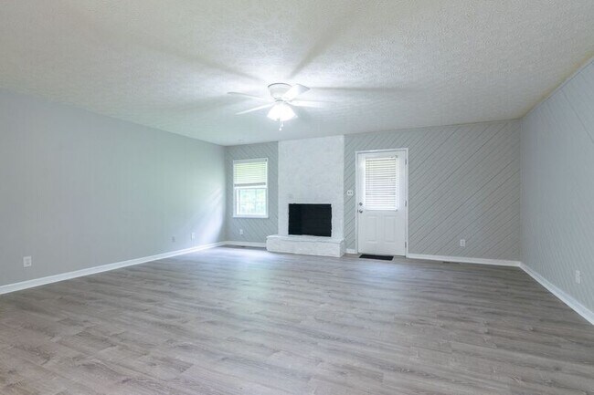 Building Photo - 1321 Crooked Creek Rd