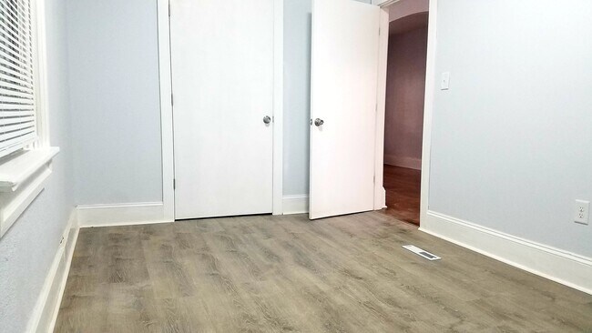 Foto del edificio - 336 W Scott St