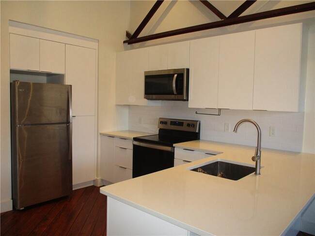 Building Photo - 207 Gloucester St