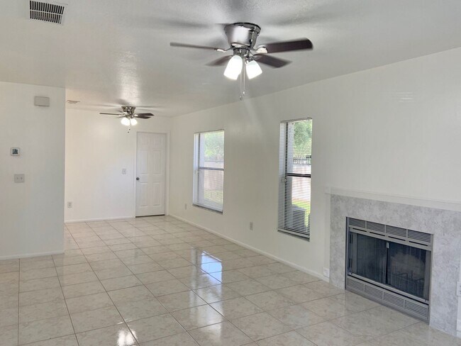 Building Photo - Orlando - 2 Bedroom, 2 Bathroom - 1,575.00