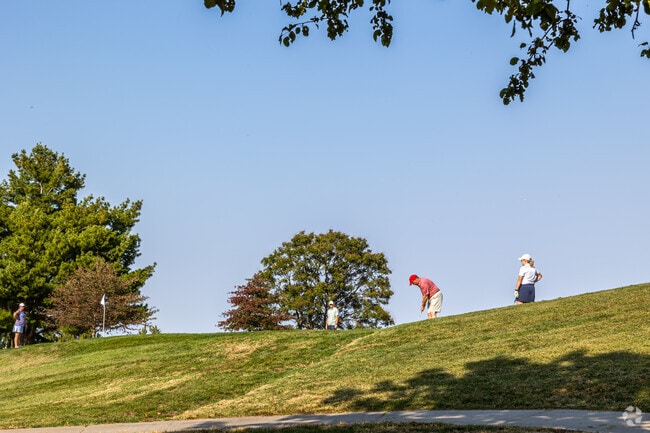 The Manhattan Country Club has an 18-hole, par 70 golf course that locals enjoy.