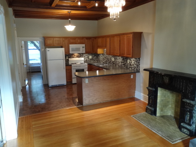 Living room and kitchen - 451 State St