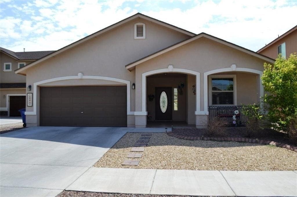 Primary Photo - 10940 Coyote Ranch Ln