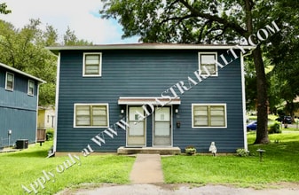 Building Photo - 715 6th Ave