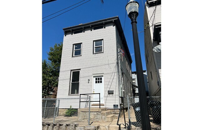 Foto del edificio - 26 W Daniels St