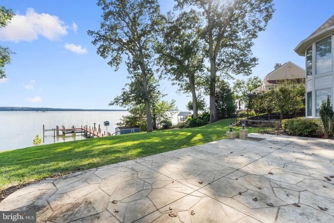 Building Photo - 5837 River Dr