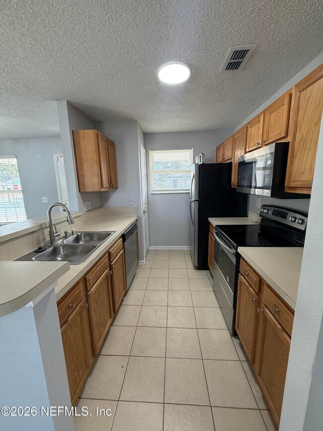 Foto del edificio - 3674 Honeydew Ln