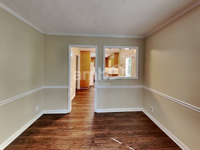 Foto del edificio - 424 Spring Falls Dr