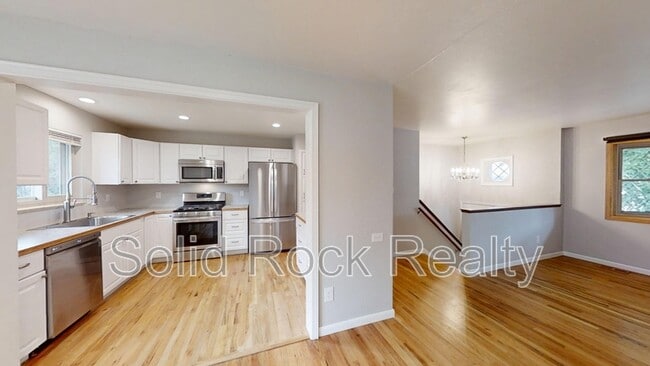 Photo - 635 Quebec St House