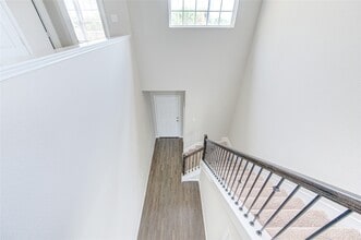Building Photo - 3707 W Alessano Ln