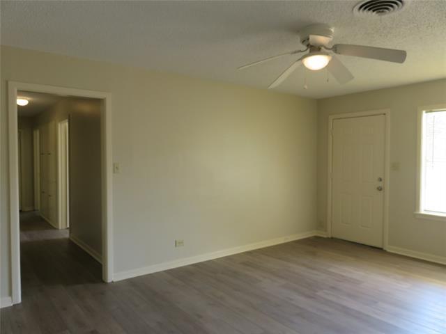 Foto del edificio - 604 FM 120