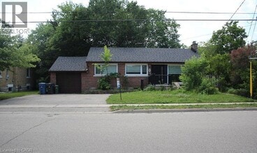Building Photo - 8 Marlborough Rd