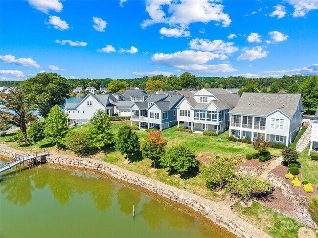 Building Photo - 124 Sisters Cove Ct