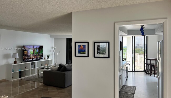 Building Photo - 4000 Towerside Ter