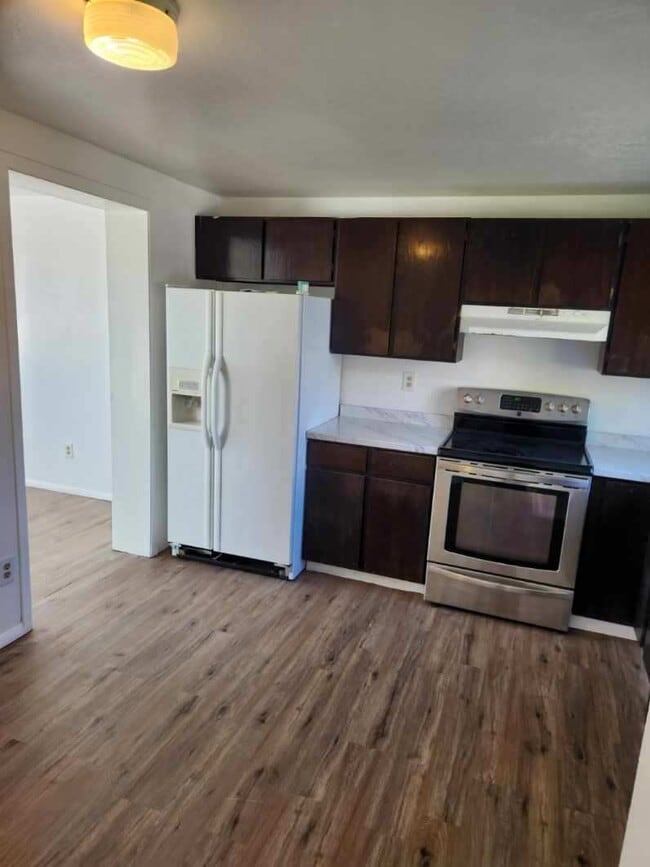 Foto del edificio - 847 Moccasin Ln