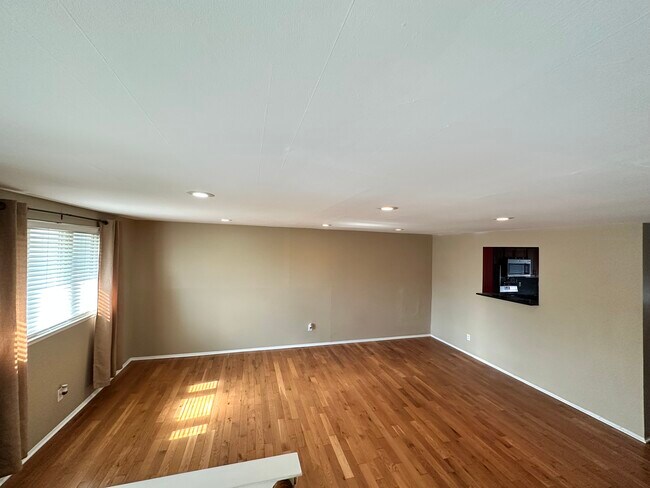 Living Room (view 1) - 1205 W Master St