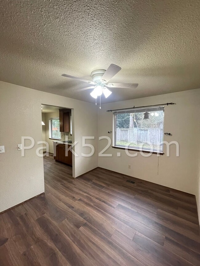 Foto del edificio - 3 Bedroom Rambler in Lakewood!