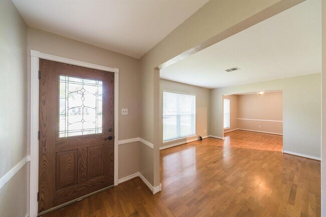 Foto del edificio - 6034 Spellman Rd