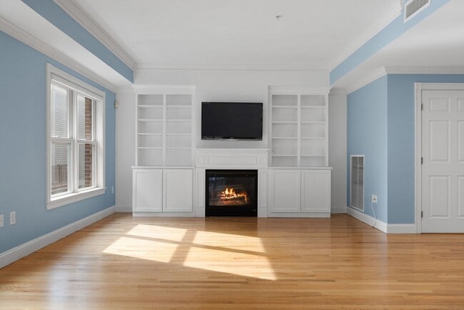 Building Photo - 75 Winchester St