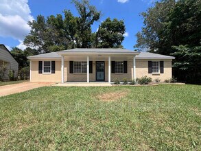 Building Photo - 3066 Lenta Cove