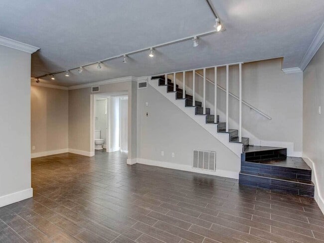 Living - 1903 Portsmouth Apartments