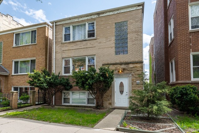 Building Photo - 2521 W Berwyn Ave