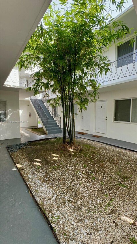 Foto del edificio - 531 NE 82nd Terrace