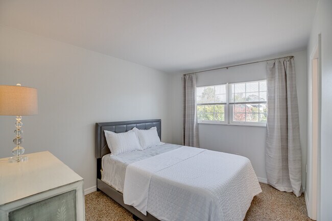 Foto del edificio - 1560 4th Ct