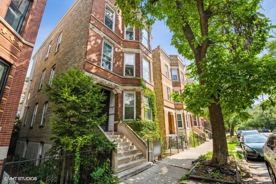 Primary Photo - 2315 N Oakley Ave