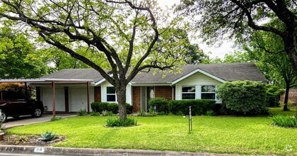 Building Photo - 11511 N Oaks Dr