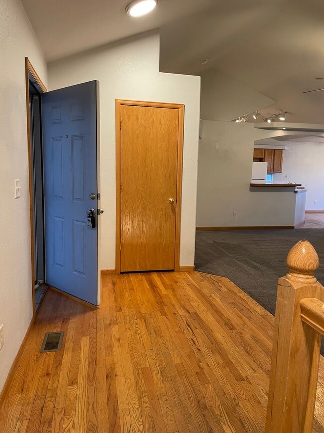 Building Photo - Spacious 4-Bedroom / 3-Bath Single Family Home in Windsor!