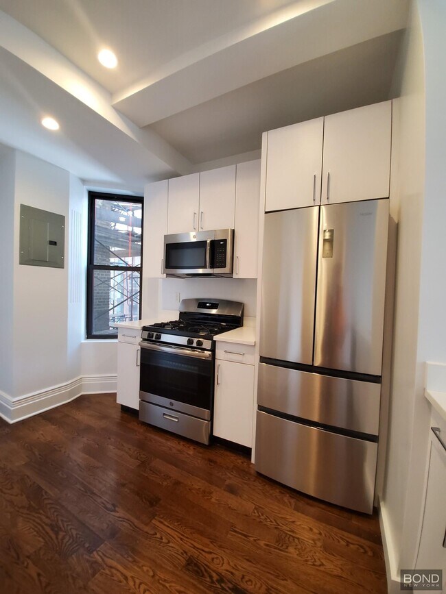 Foto del edificio - 25 W 68th St