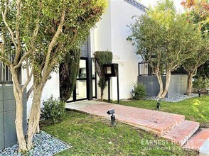 Building Photo - 5236 Kester Ave