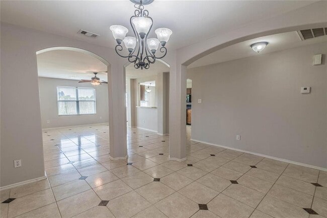 Foto del edificio - 3918 Ridge Canyon Rd