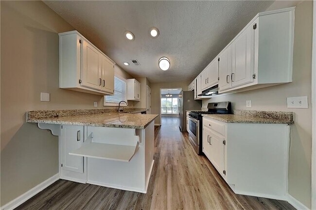 Foto del edificio - 5450 Princeton Oaks Dr